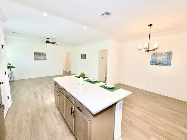 Foto del edificio - Gorgeous property in the highly sought aft...