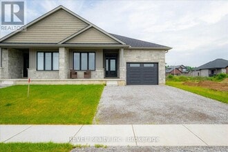 Building Photo - 371 Argyle Ave