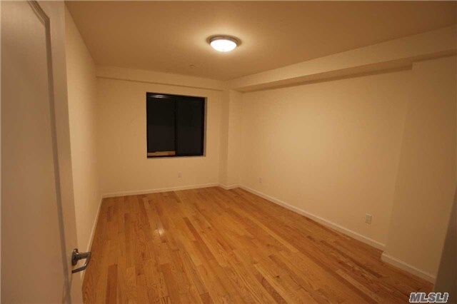 Foto del edificio - 135-17 Northern Blvd