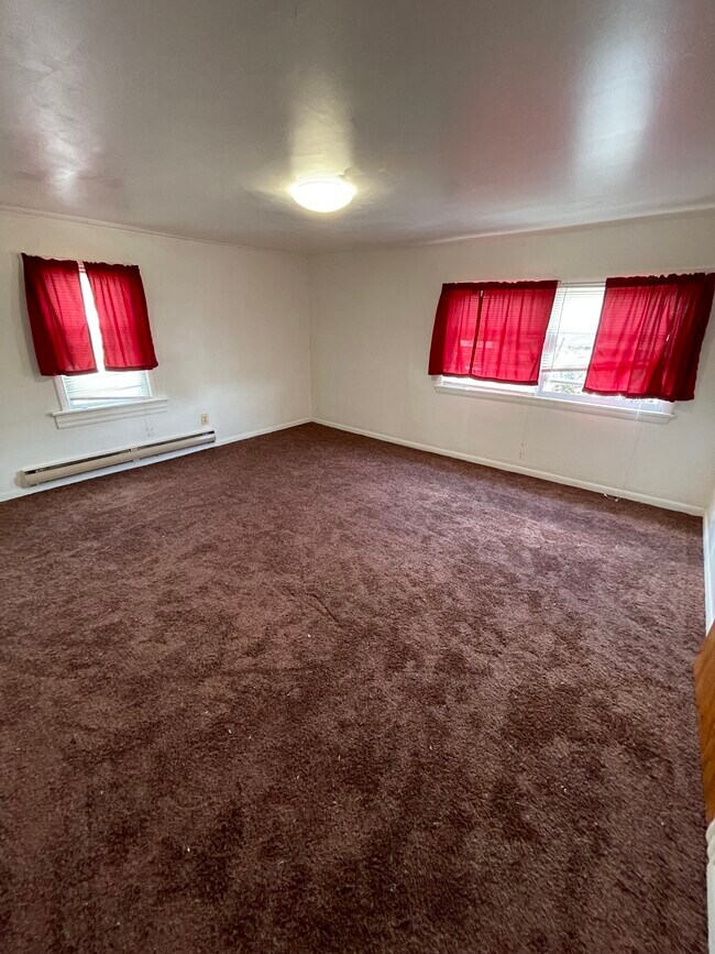 Living room - 1621 Capouse Ave