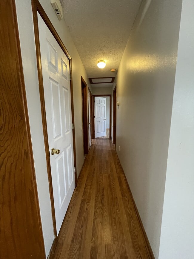 Building Photo - 132 Bellmont Dr