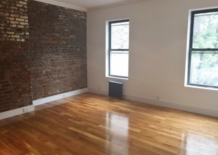 Primary Photo - 156 Prince St
