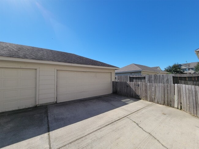 Building Photo - 16823 Libson Falls Dr