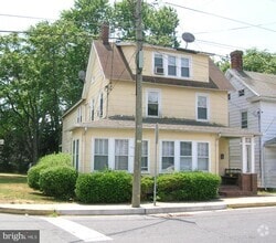 Building Photo - 304 E East St