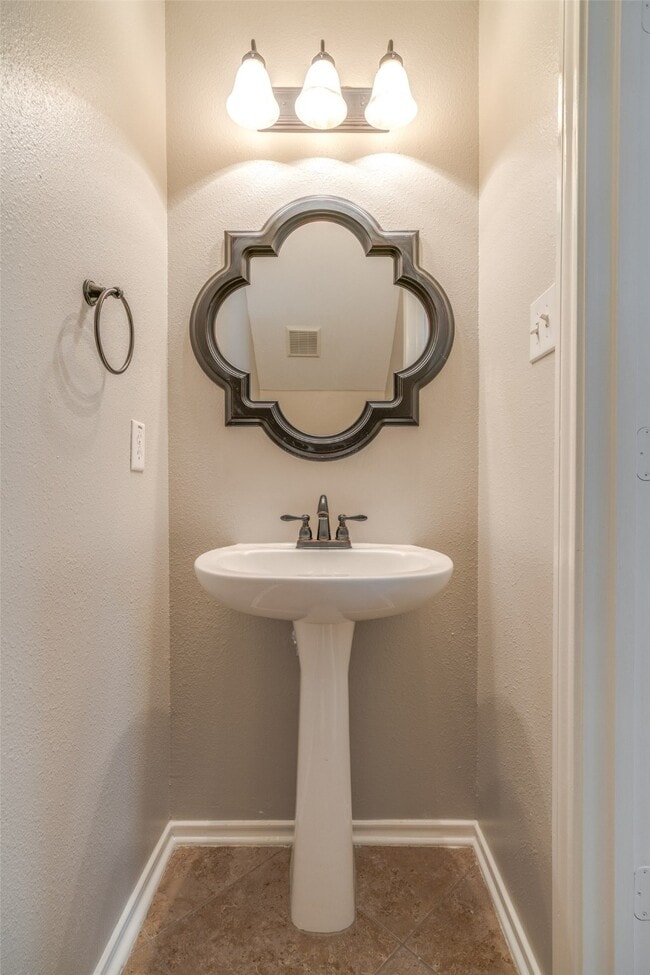 Building Photo - 34 Marble Rock Pl