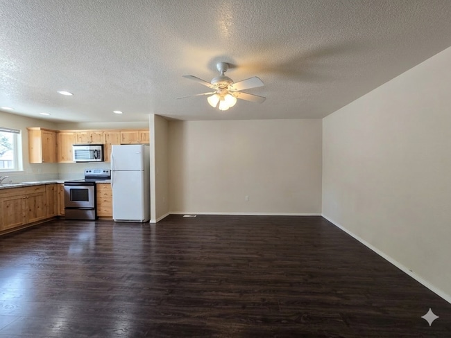 Building Photo - 5344 SE 137th Ave
