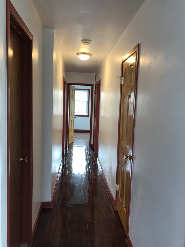 Hardwood Flooring - 89 Fraser St