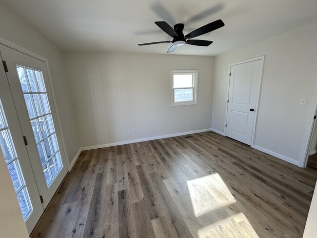 Foto del edificio - 806 Stratford Dr