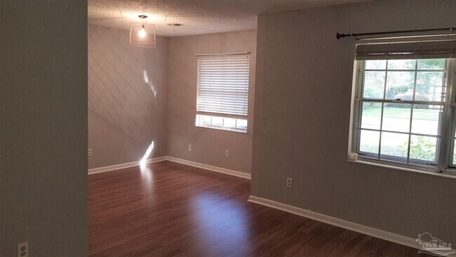 Foto del edificio - 4170 Capri Dr