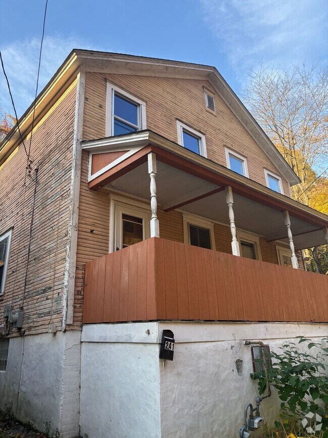 Building Photo - 241-243 Baker St