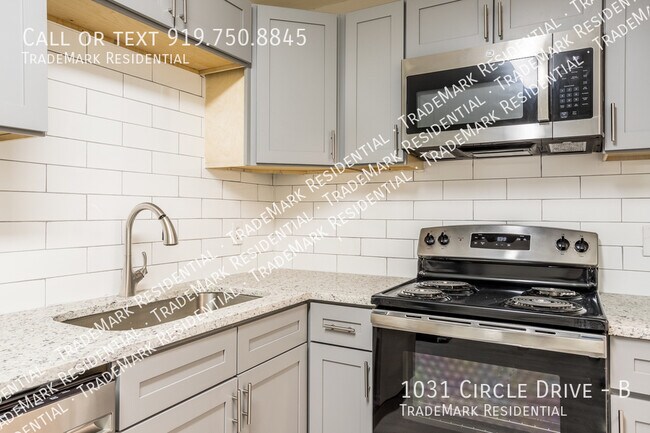 Building Photo - 1031 Circle Dr