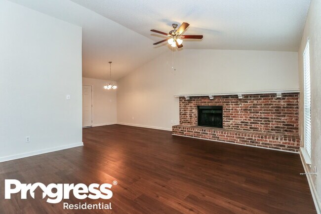 Building Photo - 2622 Winslow Dr