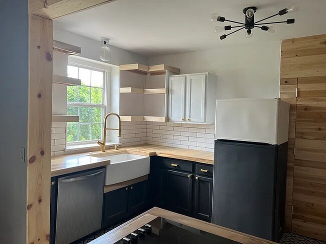 Foto del edificio - 1112 Clifton Ln