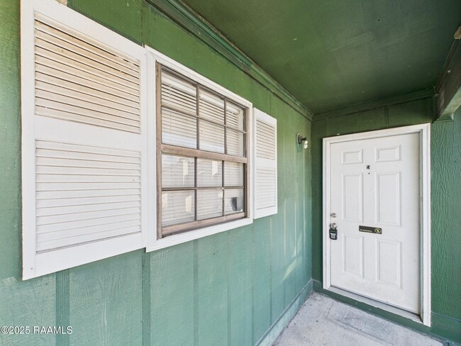 Foto del edificio - 114 Hummingbird Ln