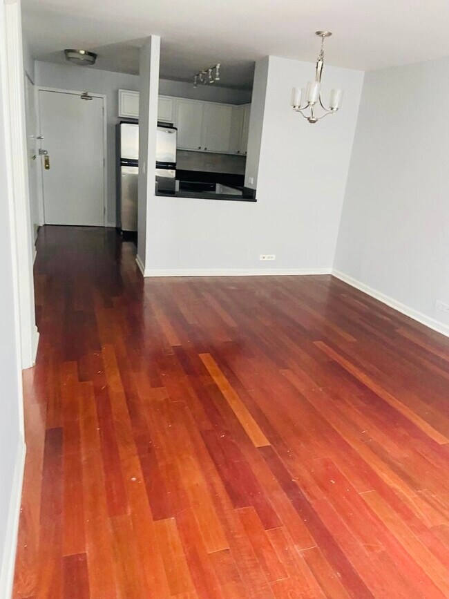 Foto del edificio - 222 E Pearson St