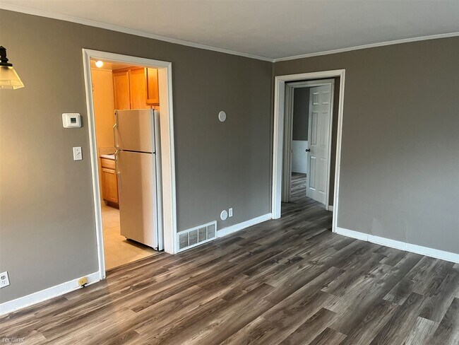 Building Photo - 2 br, 1 bath House - 54255 Maple Lane