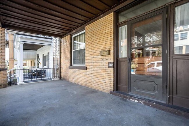 Building Photo - 312 Kambach St
