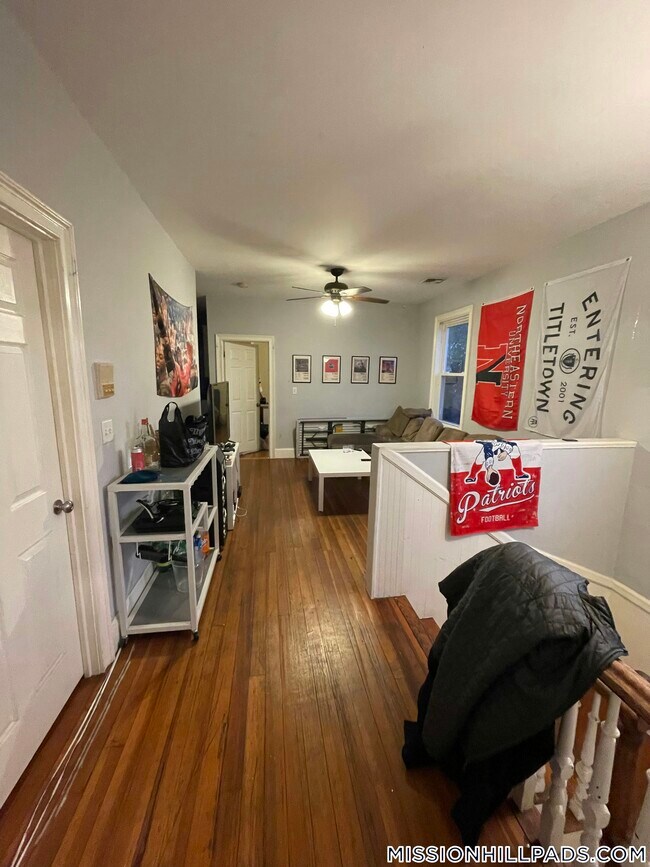 Foto del edificio - 731 Parker St