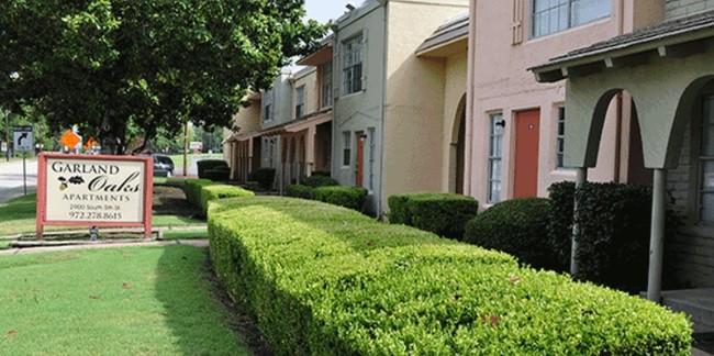 Building Photo - Garland Oaks