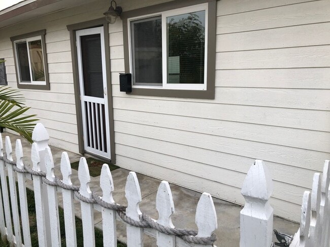 Foto del edificio - 3 units