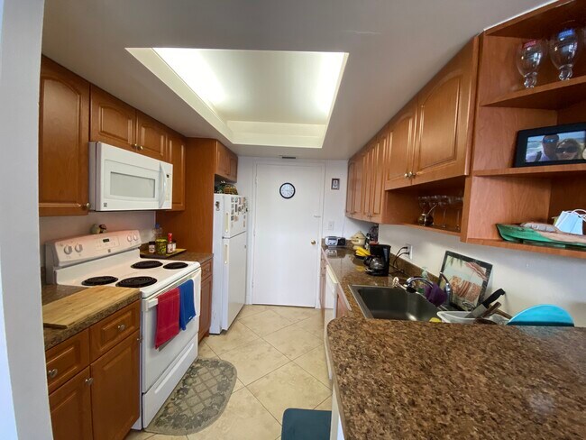 Building Photo - 430 Golden Isles Dr