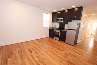 Building Photo - 4255 Eads St NE