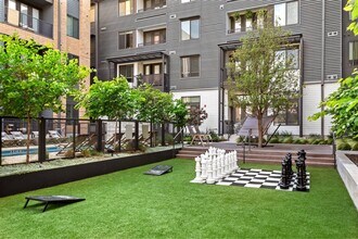 Building Photo - Fivetwo at Highland