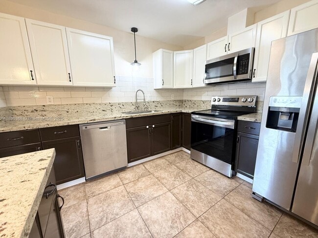 Building Photo - 7711 SW 56th St