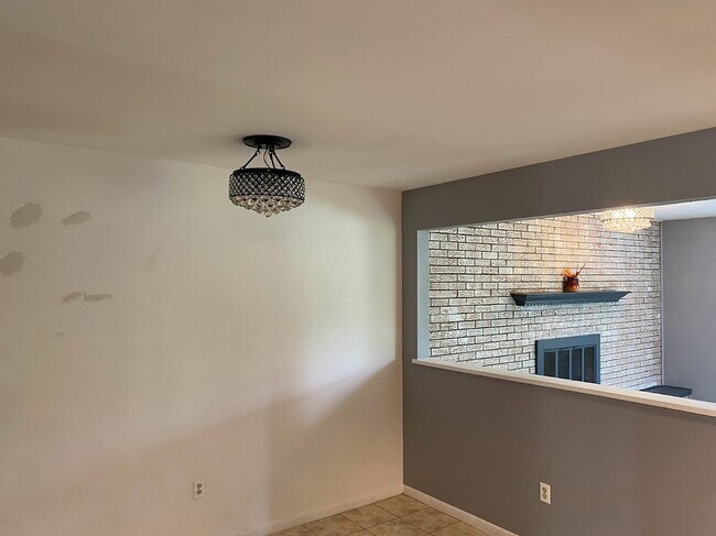 Foto del edificio - 3112-3114 Honeycutt Cir