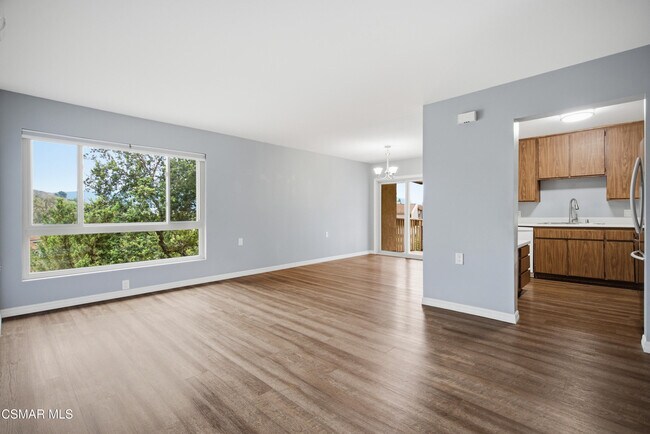 Foto del edificio - 286 Oak Leaf Dr