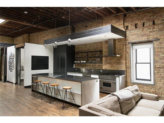 Foto del edificio - 211 N Washington Ave