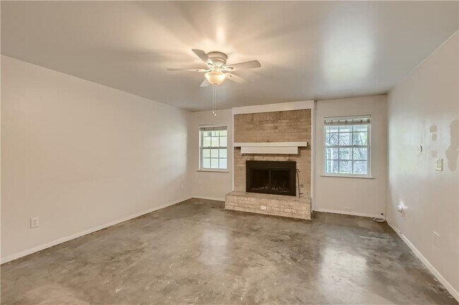 Foto del edificio - 1711 Mearns Meadow Blvd