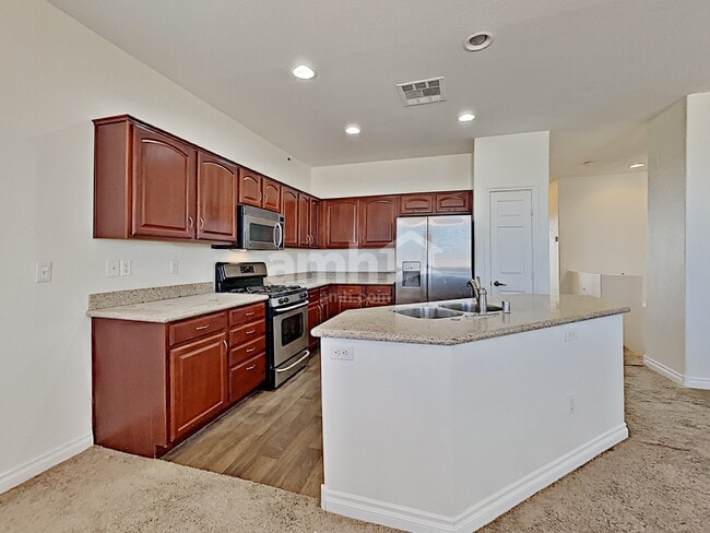 Building Photo - 4740 Sweeping Glen St