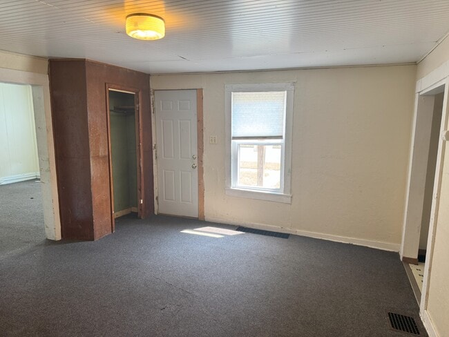 Building Photo - 812 Chippewa St