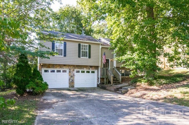 Building Photo - 1025 Brenton Dr NW
