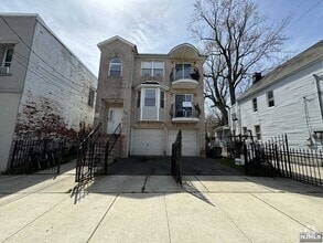 Building Photo - 40 11th Ave W