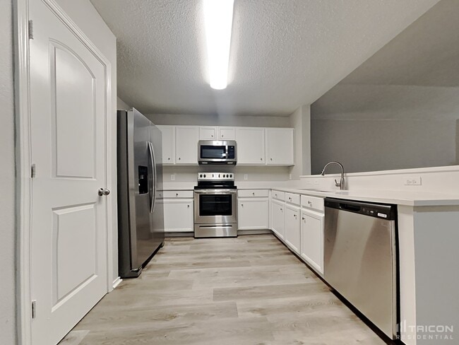 Building Photo - 4512 Merlot Dr