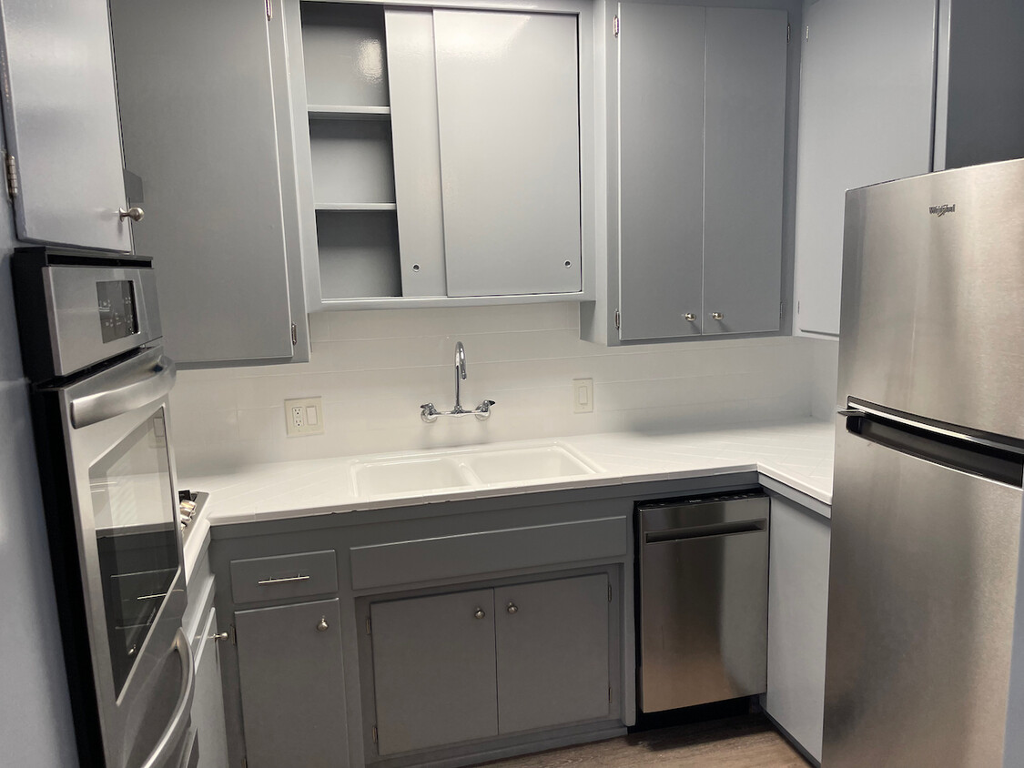 Foto principal - 137 N Myrtle Ave