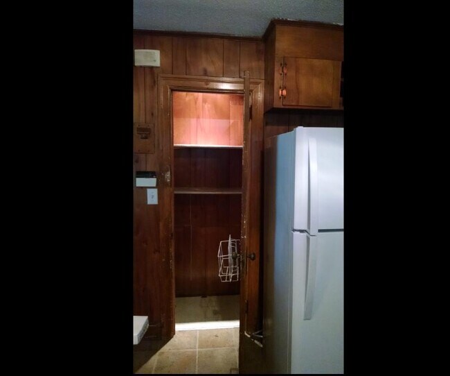 Foto del edificio - 5505 Hilltop Rd