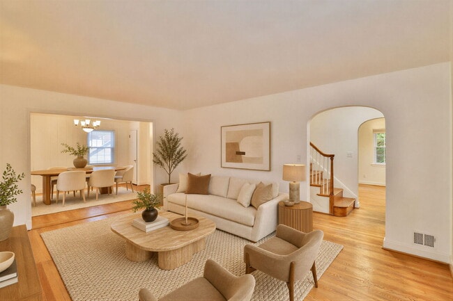 Spacious, Accessible Downtown Silver Spring Townhome!!.... Renovated Kitchen, Finished Basement, ... - Spacious, Accessible Downtown Silver Spring Townhome!!.... Renovated Kitchen, Finished Basement, ...