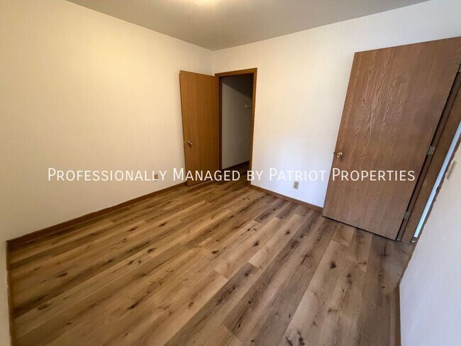 Foto del edificio - 1121 Mac Arthur Rd