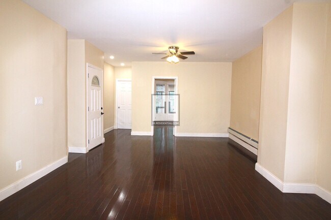 Building Photo - 64 STREET SUNSET PARK
