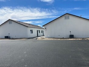 Building Photo - 1100 Hall Ave