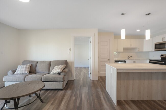 Building Photo - 7 Manhattan Dr