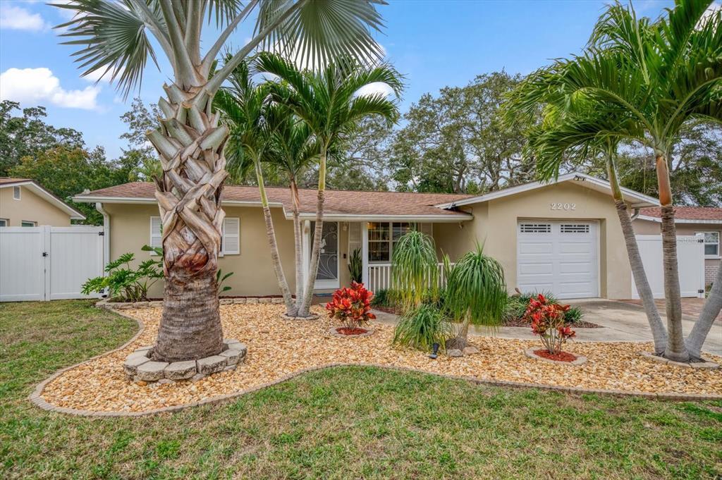 Foto principal - 2202 Lauren Dr
