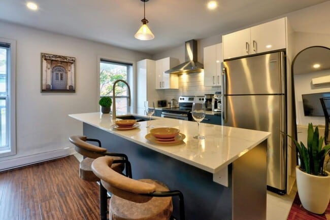 Building Photo - 5107 Rue Saint-Ambroise