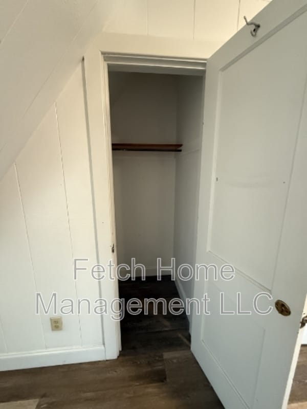 Building Photo - 825 Church St