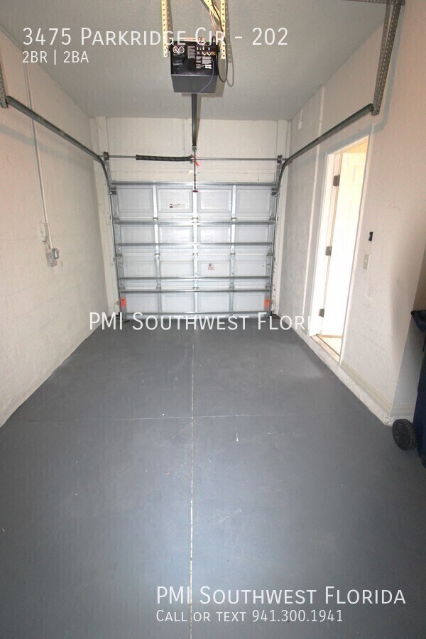 Building Photo - 3475 Parkridge Cir