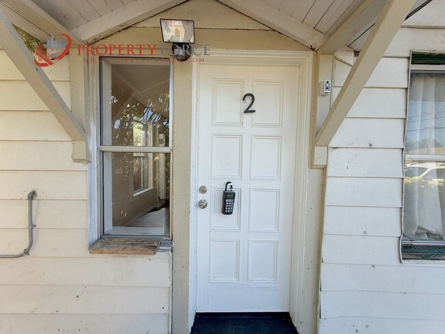 Building Photo - UPGRADED 1 BED 1 BATH  - OFFERED BY PROPER...