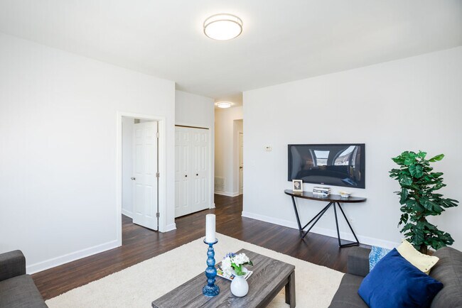 Foto del edificio - 1555 W Olive Ave